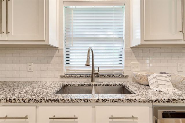 2700 Summer Set Trail, Edmond, OK 73012