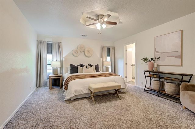 2700 Summer Set Trail, Edmond, OK 73012