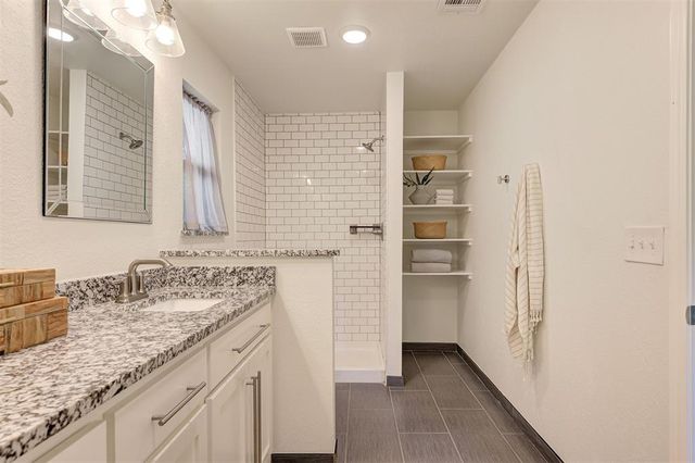2700 Summer Set Trail, Edmond, OK 73012