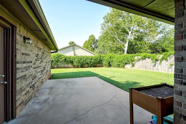 2700 Summer Set Trail, Edmond, OK 73012