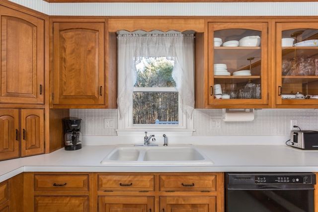 215 Forest St, Franklin, MA 02038