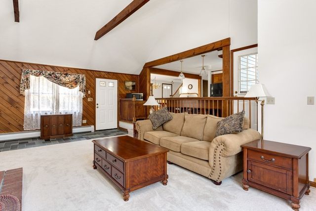 215 Forest St, Franklin, MA 02038