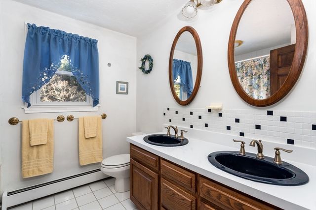 215 Forest St, Franklin, MA 02038