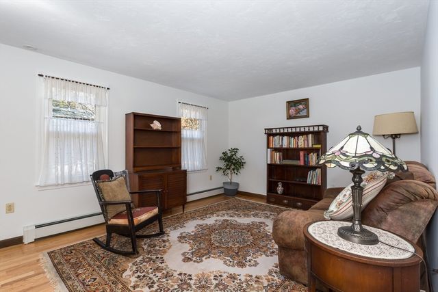 215 Forest St, Franklin, MA 02038