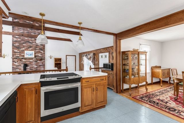 215 Forest St, Franklin, MA 02038