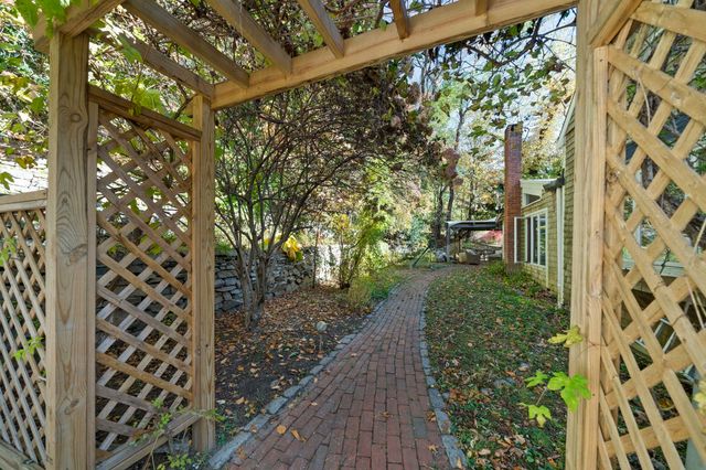 26 Church St, Norwell, MA 02061