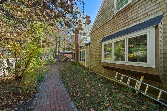 26 Church St, Norwell, MA 02061