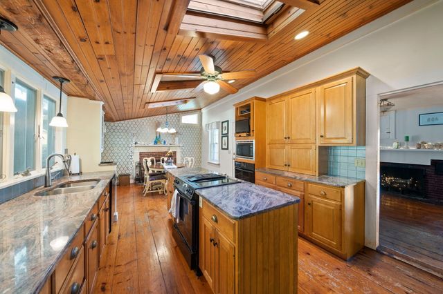 26 Church St, Norwell, MA 02061