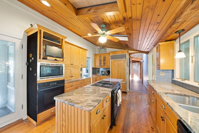 26 Church St, Norwell, MA 02061