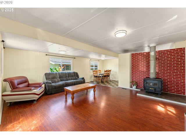 8951 Se FULLER Rd 7, Happy Valley, OR 97086