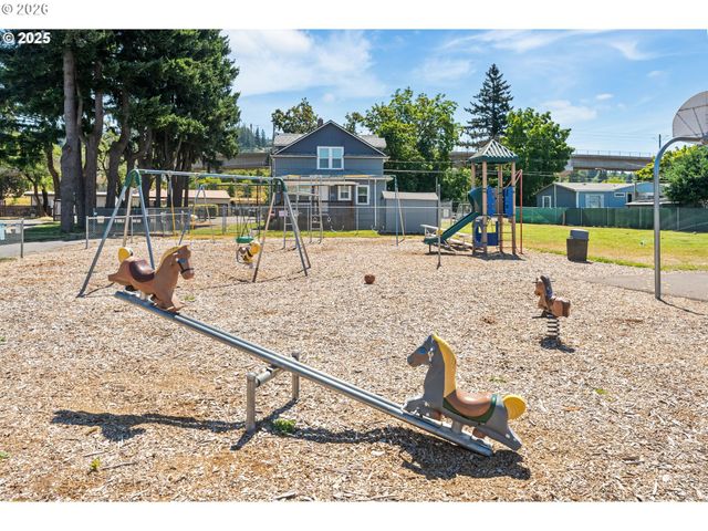 8951 Se FULLER Rd 7, Happy Valley, OR 97086