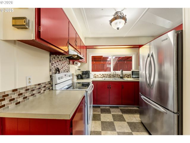 8951 Se FULLER Rd 7, Happy Valley, OR 97086