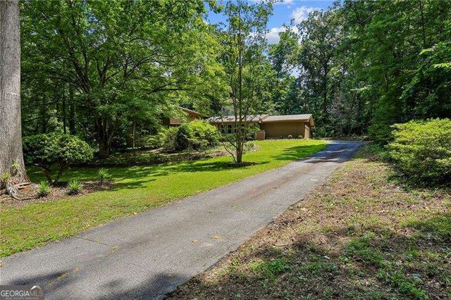2032 Gunstock Drive, Tucker, GA 30087