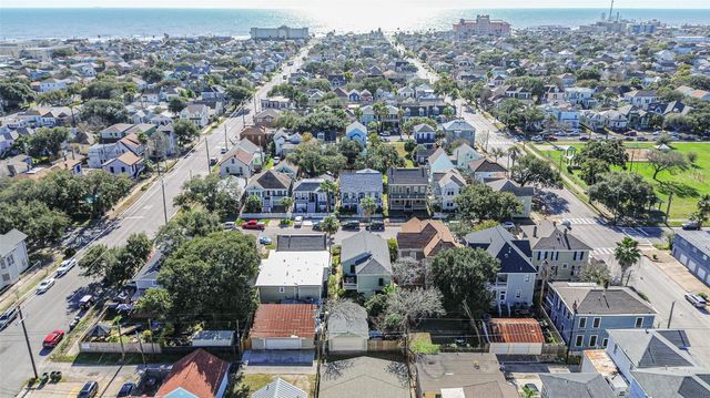 1814 Avenue K, Galveston, TX 77550