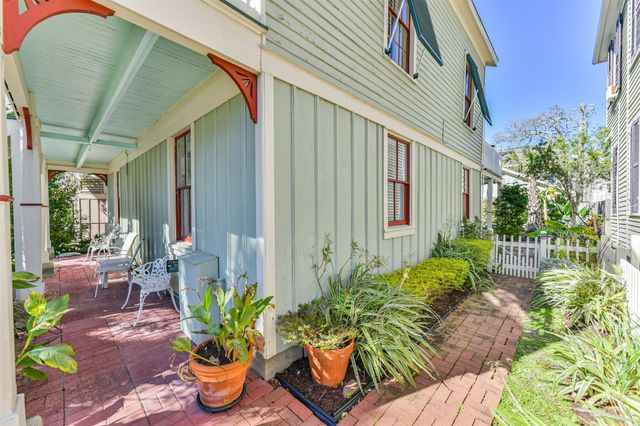 1814 Avenue K, Galveston, TX 77550