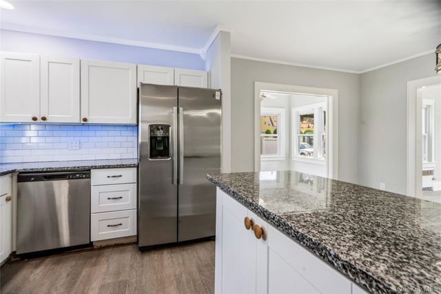 984 Maxwell Street, Franklin Square, NY 11010