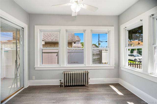 984 Maxwell Street, Franklin Square, NY 11010