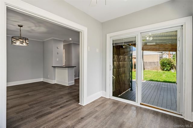 984 Maxwell Street, Franklin Square, NY 11010