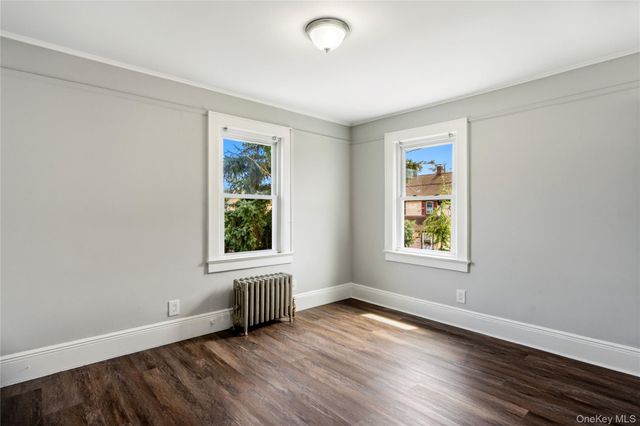 984 Maxwell Street, Franklin Square, NY 11010