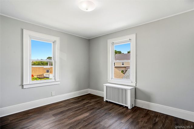 984 Maxwell Street, Franklin Square, NY 11010