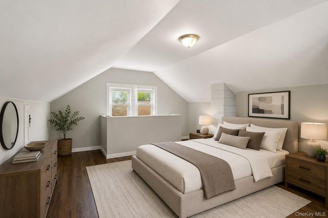 984 Maxwell Street, Franklin Square, NY 11010