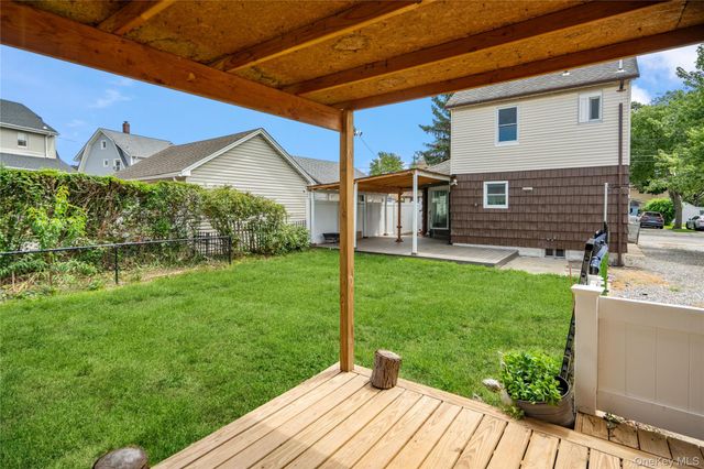 984 Maxwell Street, Franklin Square, NY 11010