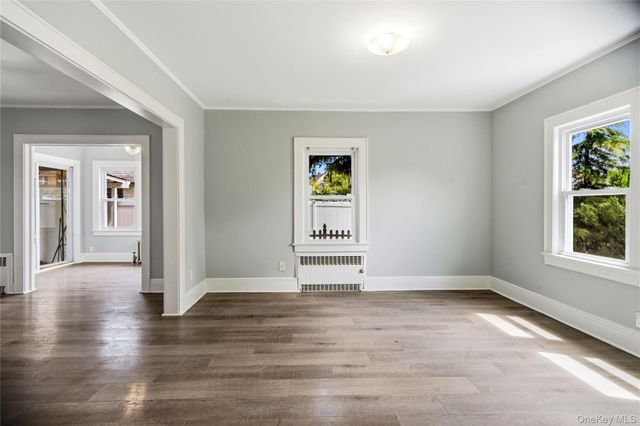 984 Maxwell Street, Franklin Square, NY 11010