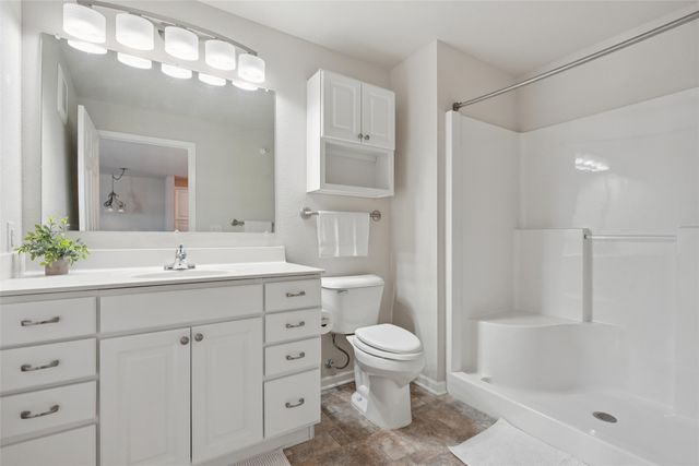 845 S 60th Street 402, West Des Moines, IA 50266