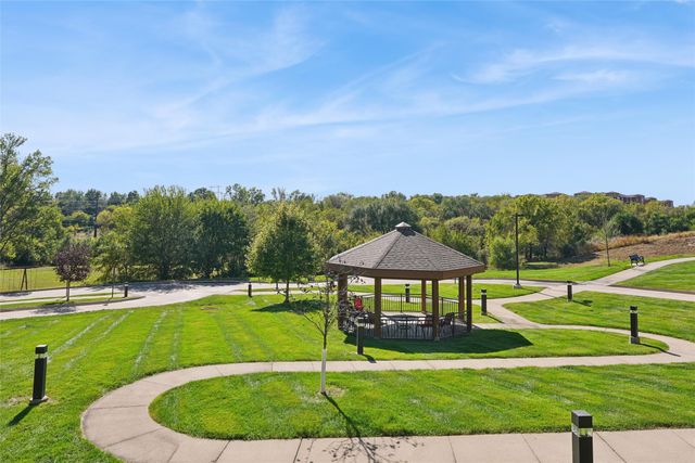 845 S 60th Street 402, West Des Moines, IA 50266