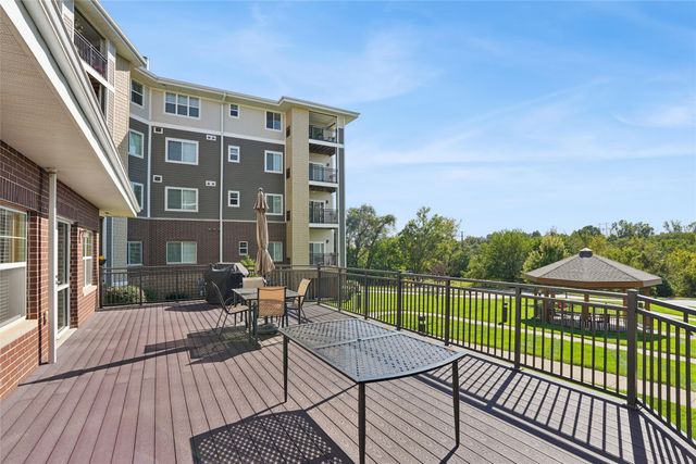 845 S 60th Street 402, West Des Moines, IA 50266