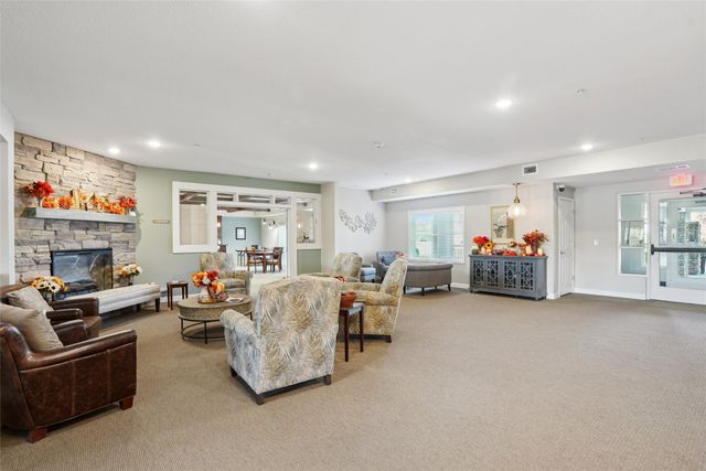 845 S 60th Street 402, West Des Moines, IA 50266