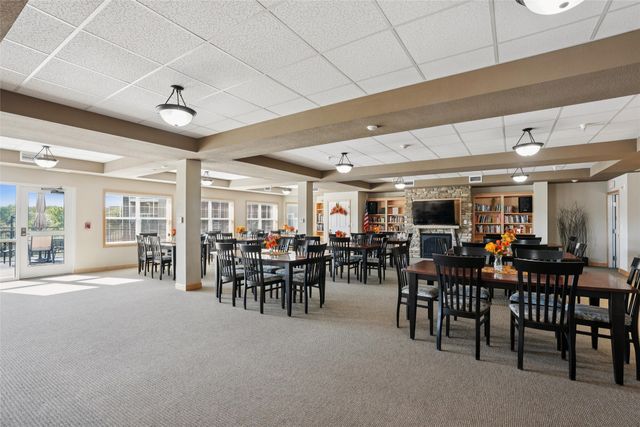 845 S 60th Street 402, West Des Moines, IA 50266