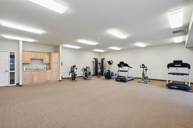 845 S 60th Street 402, West Des Moines, IA 50266