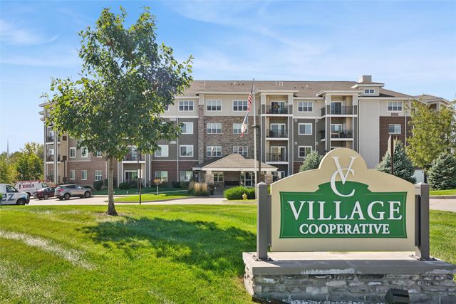 845 S 60th Street 402, West Des Moines, IA 50266