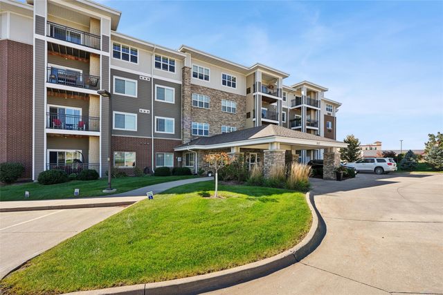 845 S 60th Street 402, West Des Moines, IA 50266