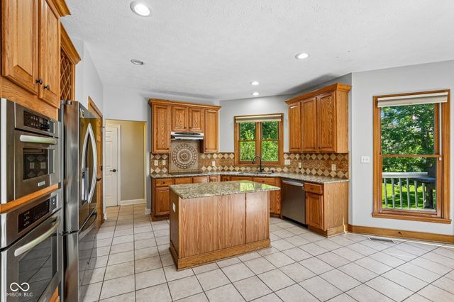 11464 Old Stone Drive, Indianapolis, IN 46236