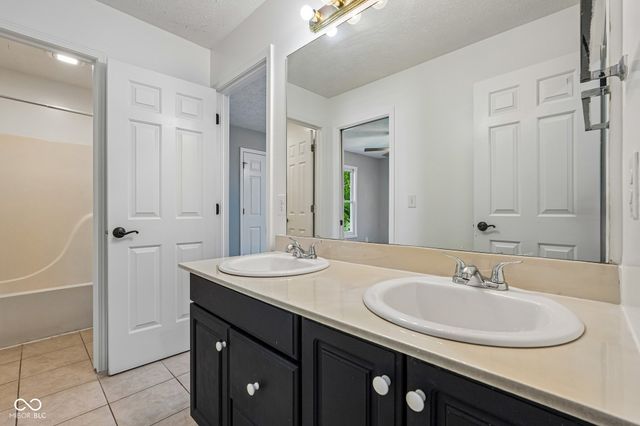 11464 Old Stone Drive, Indianapolis, IN 46236