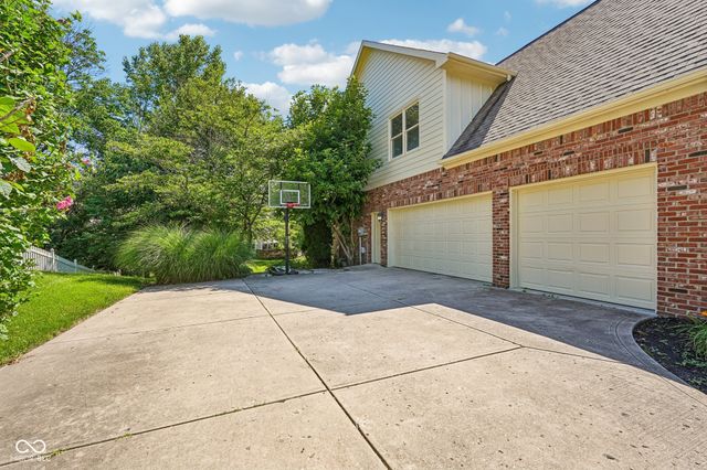 11464 Old Stone Drive, Indianapolis, IN 46236