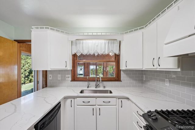 49816 W Huron River Drive, Belleville, MI 48111