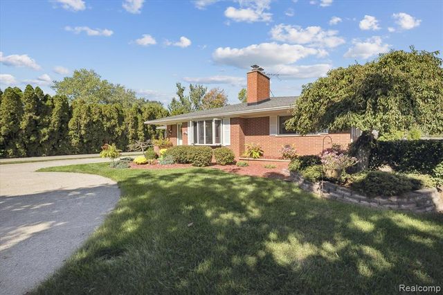 49816 W Huron River Drive, Belleville, MI 48111
