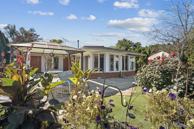 49816 W Huron River Drive, Belleville, MI 48111