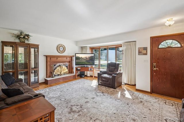 49816 W Huron River Drive, Belleville, MI 48111