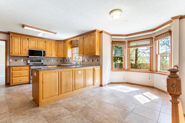 106 Willards WAY, Yorktown, VA 23693