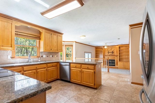 106 Willards WAY, Yorktown, VA 23693