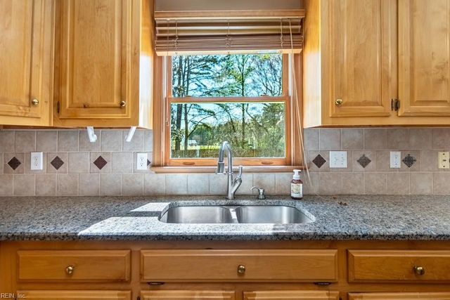 106 Willards WAY, Yorktown, VA 23693