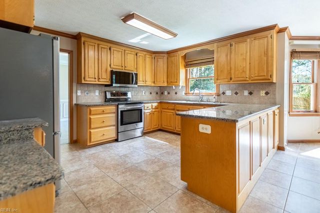 106 Willards WAY, Yorktown, VA 23693