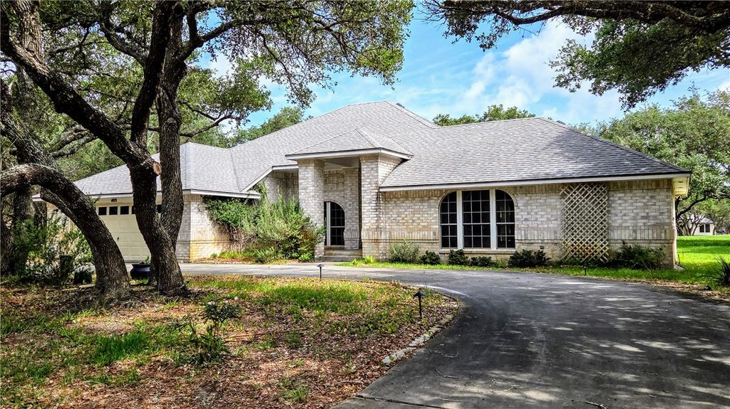 409 Champions Dr, Rockport, TX 78382 — exterior