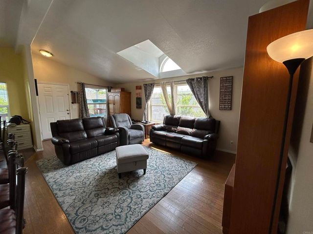 2550 E Valley Pkwy 87, Escondido, CA 92027