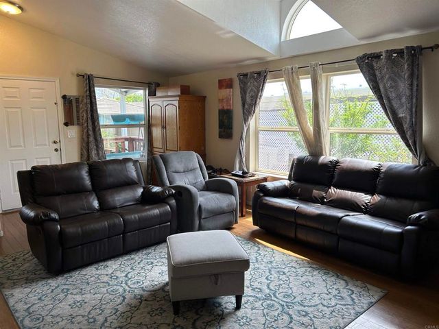 2550 E Valley Pkwy 87, Escondido, CA 92027