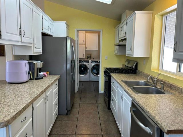 2550 E Valley Pkwy 87, Escondido, CA 92027